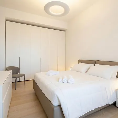 Station Apartment Bari